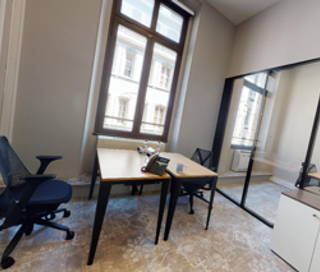 Bureau privé 10 m² 2 postes Coworking Rue Balthazar-Dieudé Marseille 13006 - photo 1